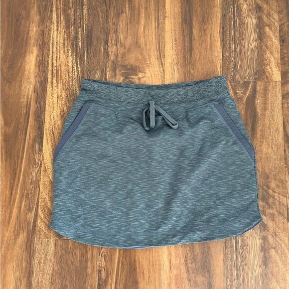 Athleta Techie Terry Skirt in grey small - Picture 3 of 3